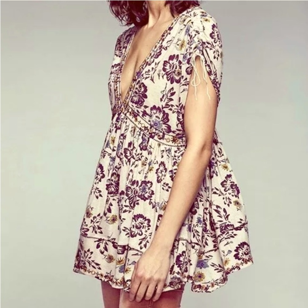 Free People Linen Blend Floral Handkerchief Hem Peasant Blouse Top - Picture 3 of 9